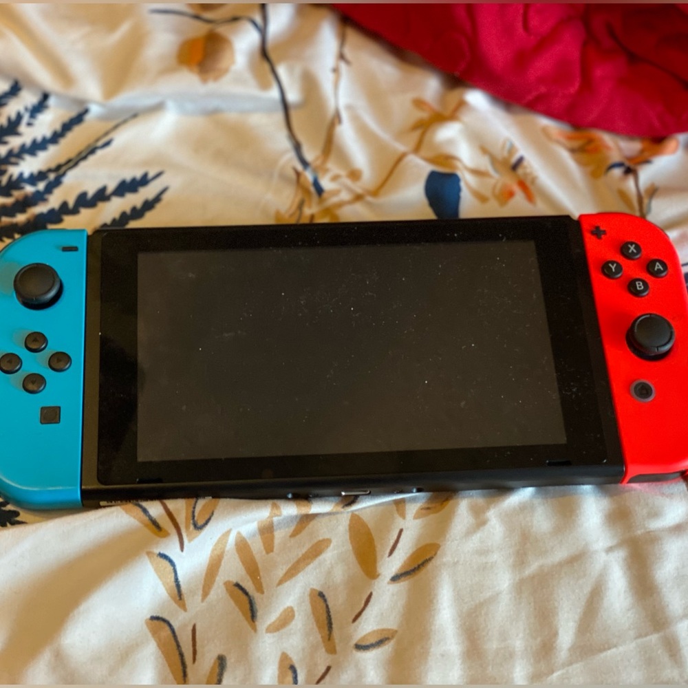 NINTENDO SWITCH - Picture 2 of 2